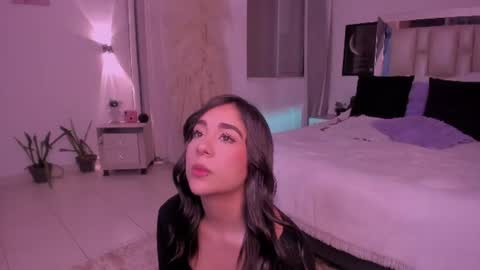 sussy_bell_ online show from June 2026 11:35:01 PM