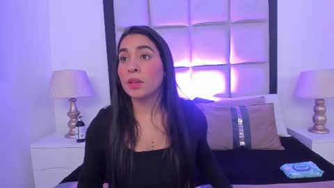 sussyfoxx_ online show from June 2026 07:03:02 PM