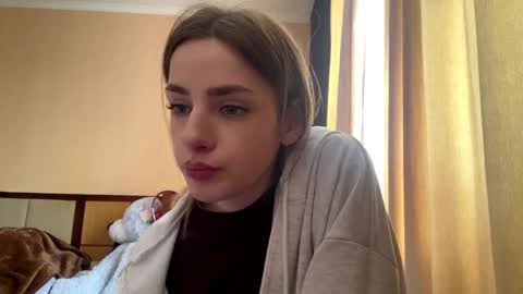 Emila online show from April 2026 12:40:01 PM