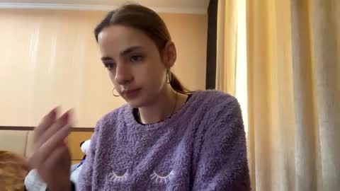 Emila online show from May 2026 07:35:01 AM