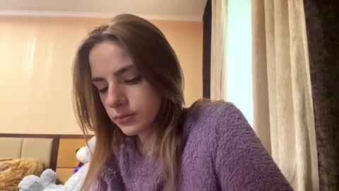 Emila online show from May 2026 07:13:01 AM