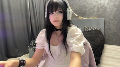 EmilySuonn online show from March 2026 08:32:01 PM