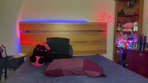 suzie stardust online show from May 2026 05:59:02 AM