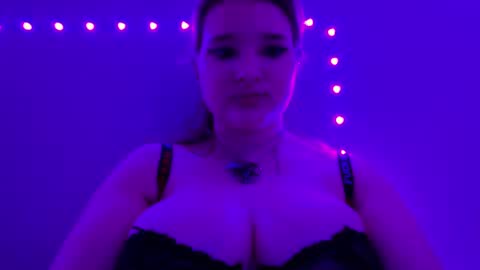 Snapshot of suzukibunny chatting on December 2024 12:41:01 AM SuzukiBunny online show from December 2024 12:41:01 AM