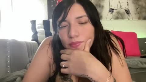 Snapshot of suzyishellawet chatting on January 2026 06:50:02 AM Suzy online show from January 2026 06:50:02 AM