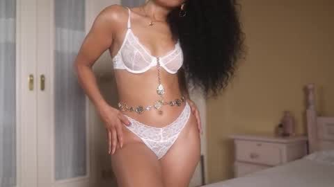 suzysuza online show from September 2025 03:12:01 PM