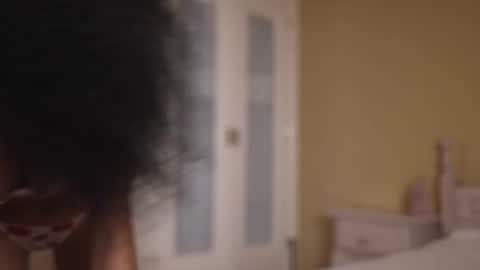 suzysuza online show from December 2025 11:59:01 AM