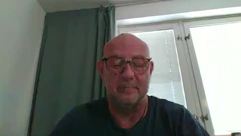 Snapshot of svenskdaddy chatting on December 2024 11:33:01 AM svenskdaddy online show from December 2024 11:33:01 AM