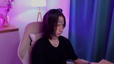 Snapshot of swagamee chatting on April 2026 03:35:02 PM Eric online show from April 2026 03:35:02 PM