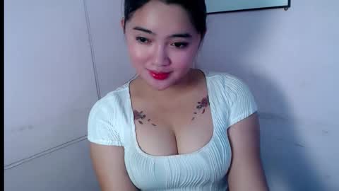 Snapshot of swallow_cummersx chatting on October 2025 07:01:02 AM Jasmine online show from October 2025 07:01:02 AM