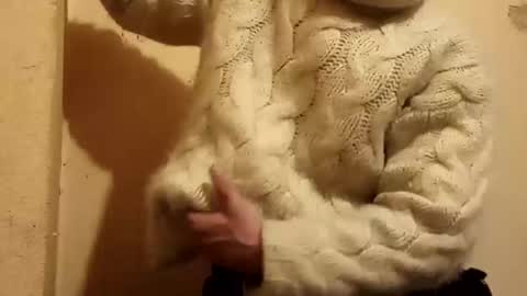 Snapshot of sweaterboy666 chatting on December 2024 06:23:02 PM sweaterboy666 online show from December 2024 06:23:02 PM