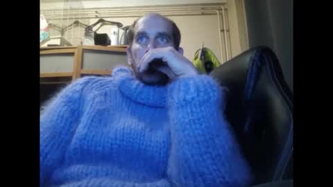 Snapshot of sweaterboy666 chatting on November 2025 02:45:02 AM sweaterboy666 online show from November 2025 02:45:02 AM
