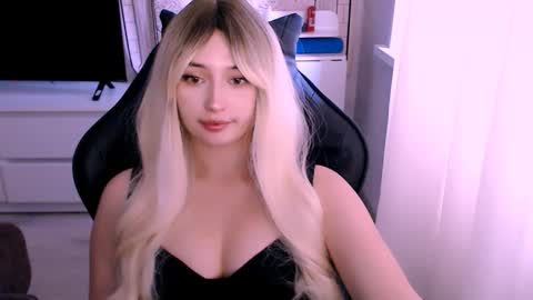 Kate online show from October 2025 03:10:02 AM