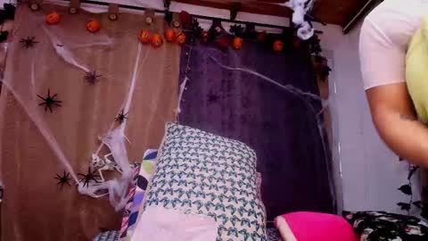 Debora  online show from October 2025 12:01:02 PM