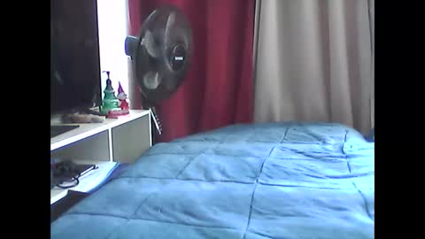 Snapshot of sweet0hairy chatting on December 2024 03:12:02 PM sweet0hairy online show from December 2024 03:12:02 PM