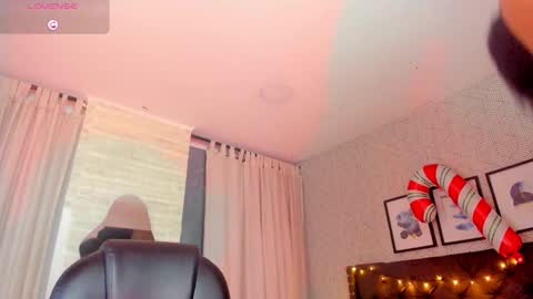 Snapshot of sweet__vanessa1 chatting on December 2025 04:17:01 AM Vanessa online show from December 2025 04:17:01 AM