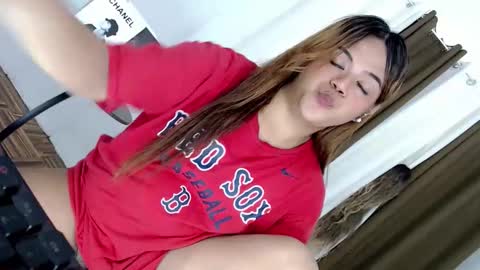 Snapshot of sweet_ahrii chatting on December 2025 08:54:01 AM CLEO online show from December 2025 08:54:01 AM