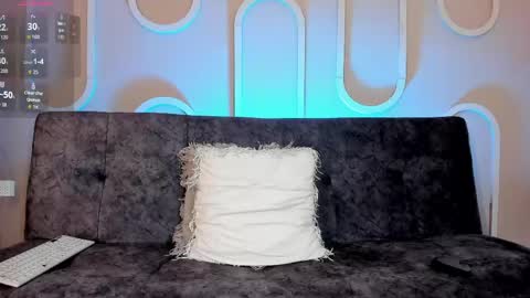 alessandre online show from May 2026 07:42:02 PM