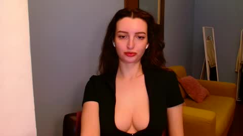 Snapshot of sweet_baby_miranda_ chatting on May 2026 09:37:01 AM Miranda online show from May 2026 09:37:01 AM