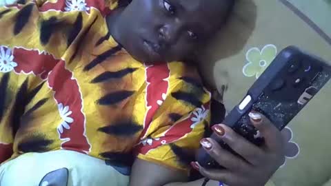 Snapshot of sweet_bela1 chatting on September 2025 07:41:01 AM Queen online show from September 2025 07:41:01 AM