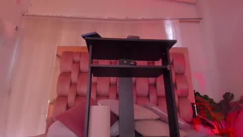 Chelsy  online show from October 2025 06:09:02 PM