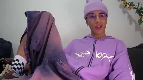 sweet_boy2224 online show from February 2026 03:21:02 PM