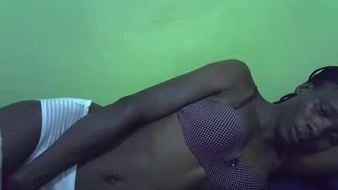 sweet_candie01 online show from October 2025 11:40:01 AM