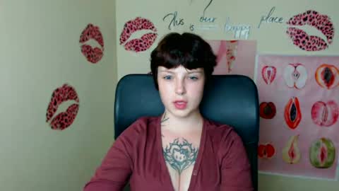 Snapshot of sweet_cherryg chatting on July 2026 06:47:01 PM Ivy online show from July 2026 06:47:01 PM