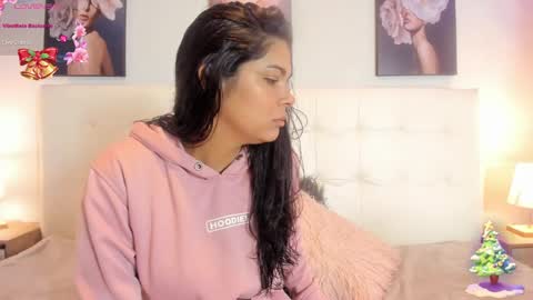 Snapshot of sweet_dreamses chatting on December 2024 12:23:02 PM Kendra online show from December 2024 12:23:02 PM