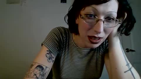sweet_harvey online show from May 2026 11:31:01 PM