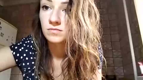 Snapshot of sweet_lilgirl_x chatting on February 2025 08:22:02 AM Anna online show from February 2025 08:22:02 AM