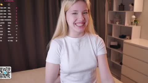 Lily online show from May 2026 09:00:02 PM
