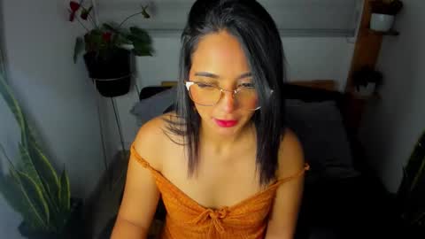 Snapshot of sweet_lina1 chatting on February 2026 01:10:02 AM Lina online show from February 2026 01:10:02 AM