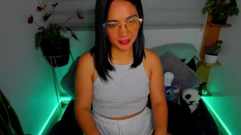 Lina online show from March 2026 01:52:02 AM