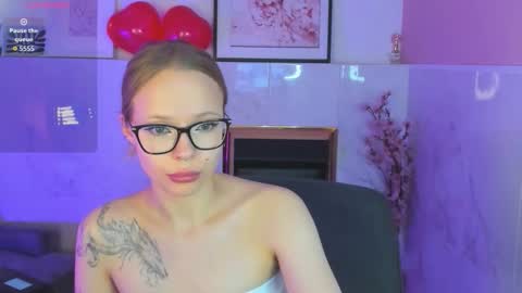 Snapshot of sweet_lucile chatting on February 2026 03:21:01 AM Lucy online show from February 2026 03:21:01 AM