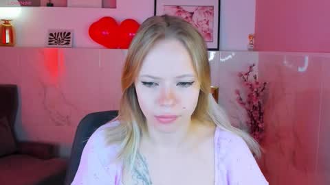 Snapshot of sweet_lucile chatting on February 2026 06:07:01 AM Lucy online show from February 2026 06:07:01 AM