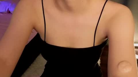 Snapshot of sweet_lynx chatting on June 2026 05:02:02 PM Lana online show from June 2026 05:02:02 PM