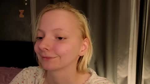 Snapshot of sweet_lynx chatting on June 2026 06:46:02 PM Lana online show from June 2026 06:46:02 PM