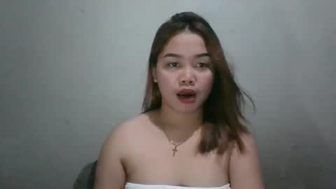 Snapshot of sweet_mae28xx chatting on February 2025 04:27:01 AM sweet_mae28xx online show from February 2025 04:27:01 AM