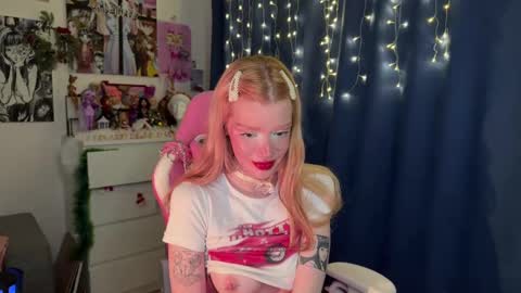 Snapshot of sweet_melissa133 chatting on December 2024 04:17:01 PM Melissa. Join me on Fansly link in social medias online show from December 2024 04:17:01 PM