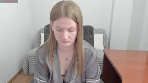 Snapshot of sweet_melody_of_ur_heart chatting on April 2026 02:51:02 AM Mila online show from April 2026 02:51:02 AM