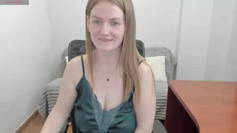 Snapshot of sweet_melody_of_ur_heart chatting on May 2026 06:16:02 PM Mila online show from May 2026 06:16:02 PM
