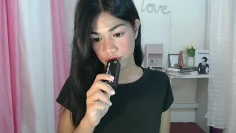 Snapshot of sweet_melonxxx chatting on December 2024 09:33:01 PM Melon online show from December 2024 09:33:01 PM