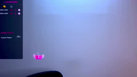 Mia online show from September 2025 06:52:02 PM