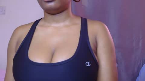 Snapshot of sweet_miah12 chatting on June 2026 06:11:01 AM Queen debby online show from June 2026 06:11:01 AM