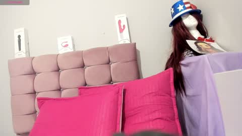 Snapshot of sweet_miiaa chatting on December 2024 10:28:02 AM Mia Johns online show from December 2024 10:28:02 AM