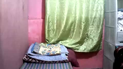 sweet_milkshake2004 online show from October 2025 02:09:02 AM