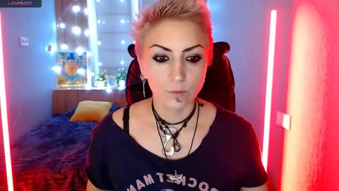 Snapshot of sweet_n_strong chatting on November 2025 12:31:02 PM sweet_n_strong online show from November 2025 12:31:02 PM