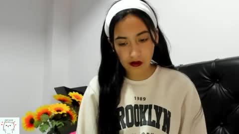 Nhaomy online show from November 2025 02:09:01 AM