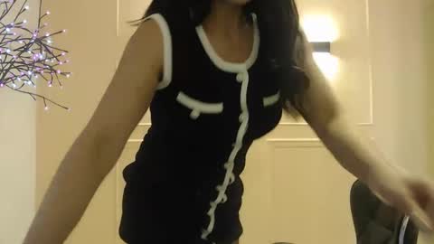 Snapshot of sweet_of_venus chatting on February 2025 09:18:01 PM My name is Catalina. Please say hello I like to chat with you. If you have requests please use tip online show from February 2025 09:18:01 PM